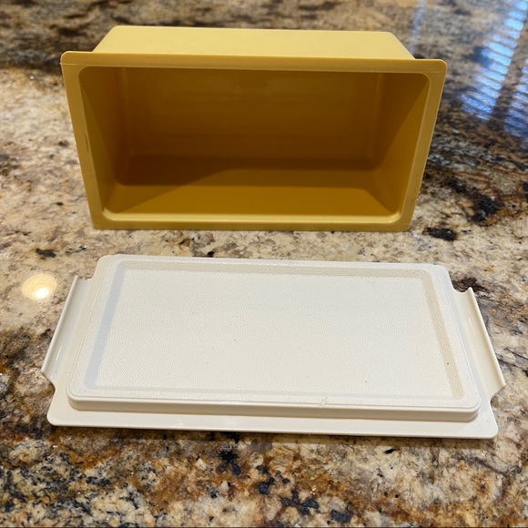 Vintage Tupperware LARGE Harvest Gold Butter Keeper 638-9 Block Cheese Excellent - Picture 2 of 12
